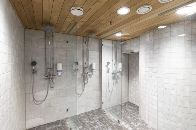 EasyFit Ruoholahti – Suihkuhuone