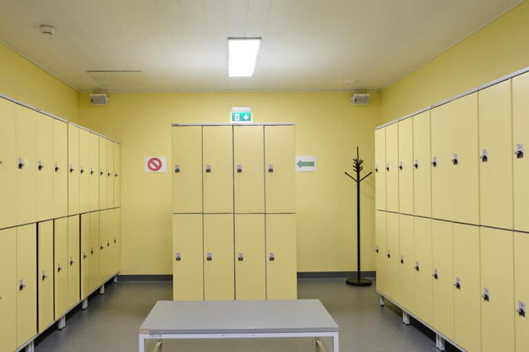 savonlinna_men's_dressing_room-02