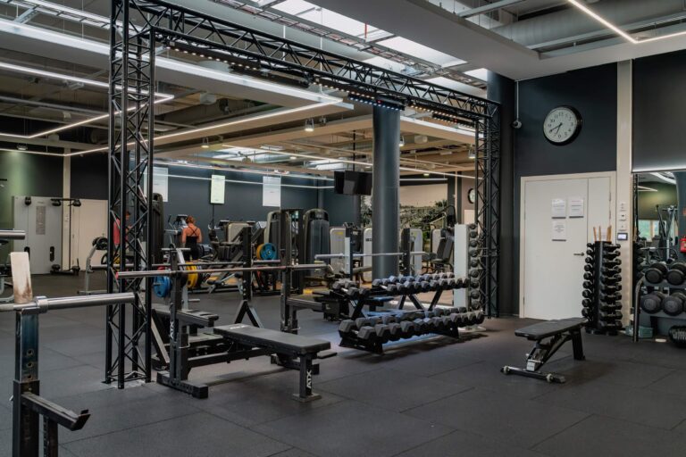 EasyFit Hyvinkää – Käsipainoalue